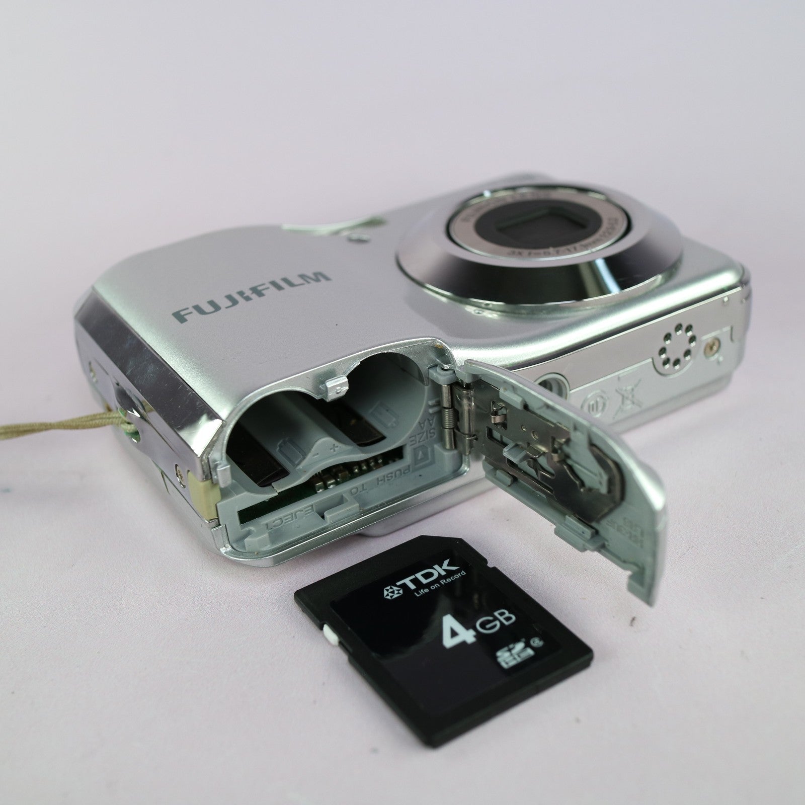 Fujifilm Digital Camera FinePix AV10 10.0MP Silver Tested