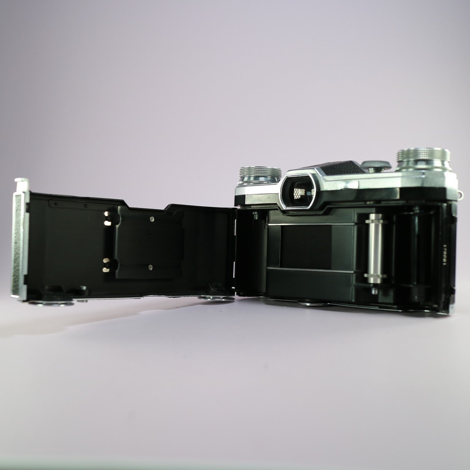 Pentacon FM 35mm SLR Camera w/ Schneider-Kreuznach Xenar 150mm f/5.5 Lens Tested