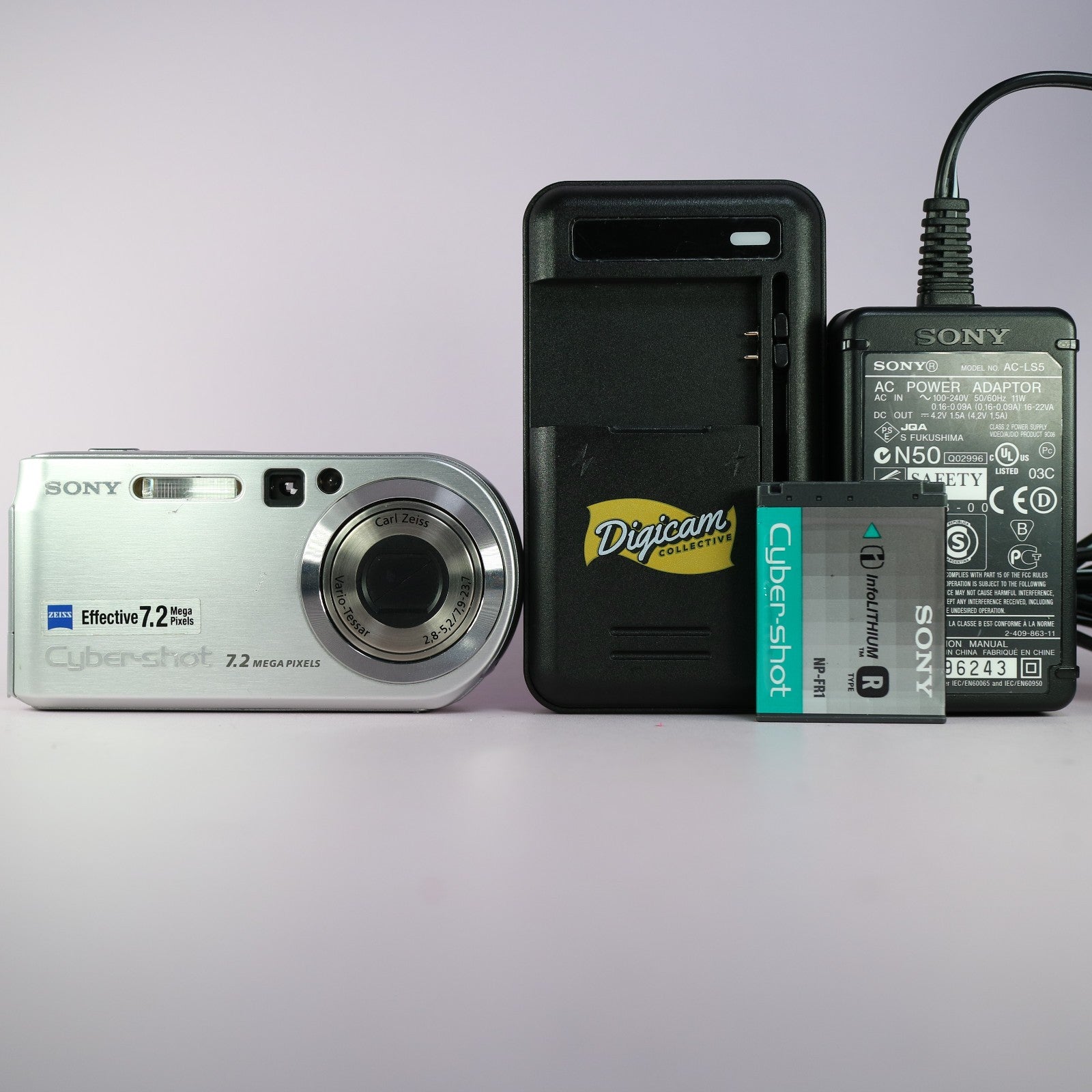 Sony Digital Camera Cybershot DSC-P200 7.2MP Silver Tested Full Set