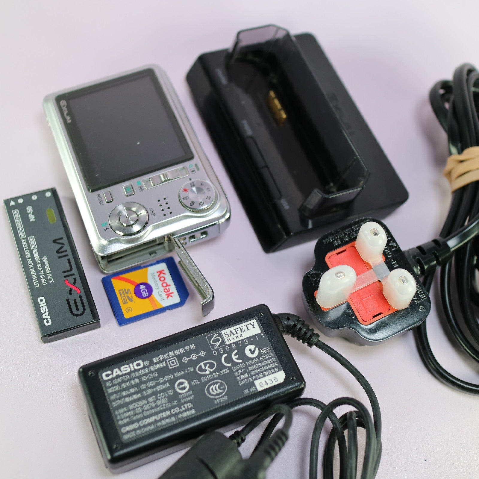 Casio Digital Camera Exilim EX-V8 8.1MP Silver Tested Full Working Set