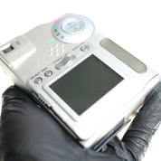 JVC GC-S5 1.5MP Compact Digital Camera Silver Tested w/ Battery and SMC