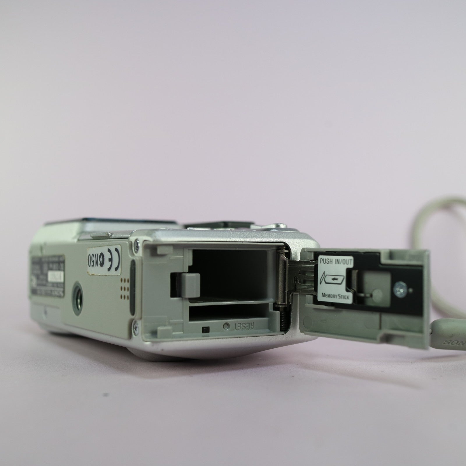Sony Digital Camera Cybershot DSC-P8 3.2MP Silver Tested