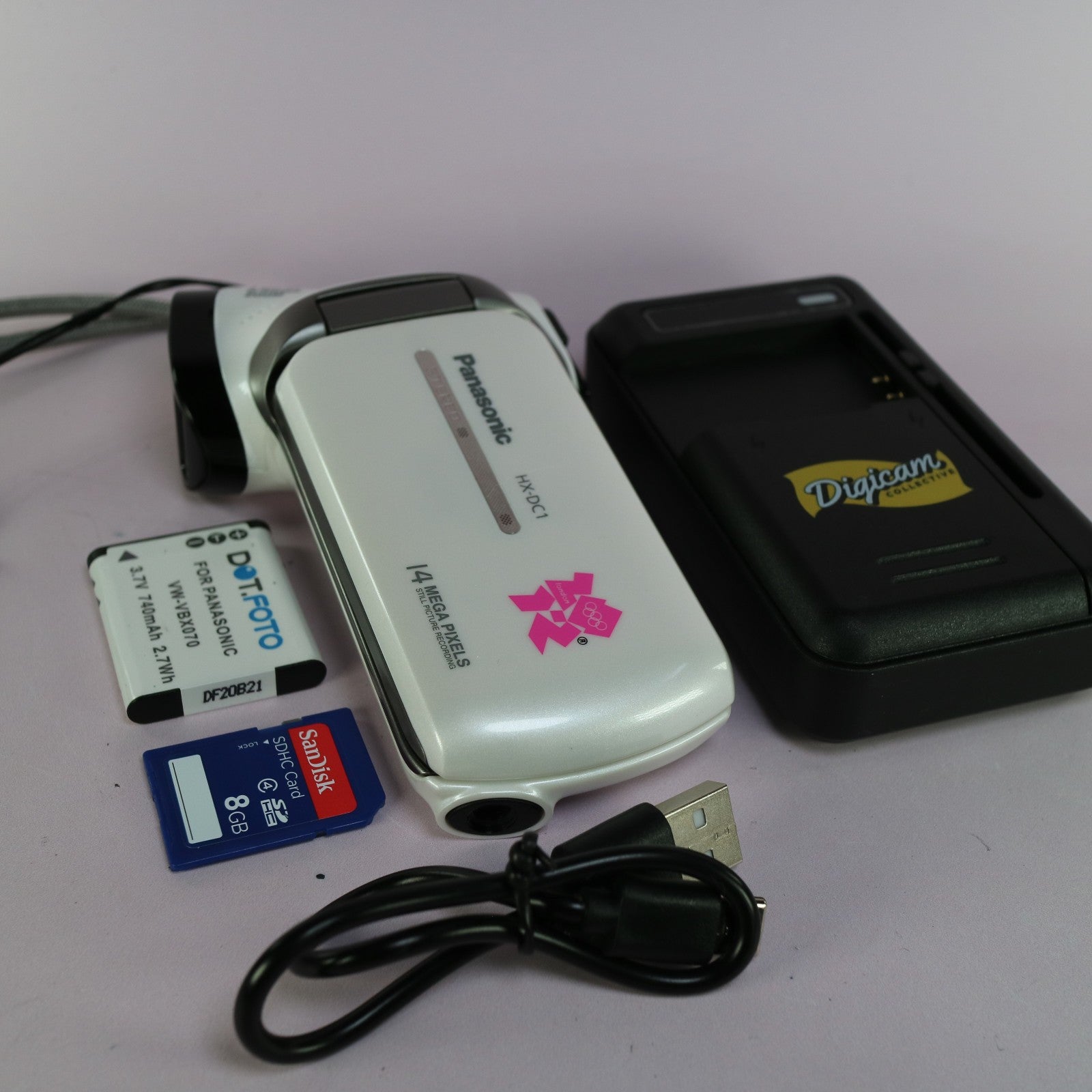 Panasonic  HX-DC1 14.0MP Compact Digital Video Recorder White Tested Full Set
