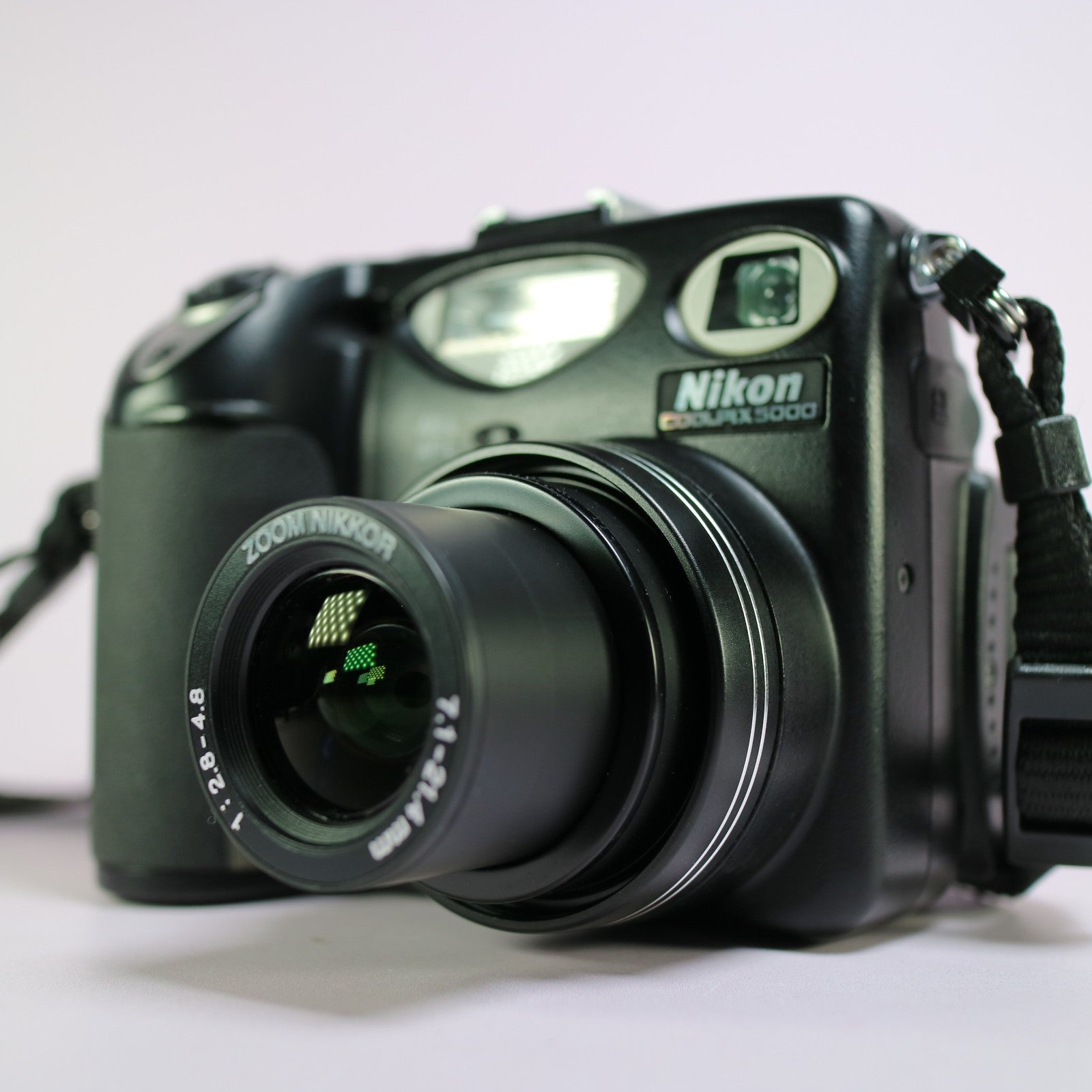 Nikon Digital Camera Coolpix 5000 5.1MP Flip Screen Black Tested Full Set