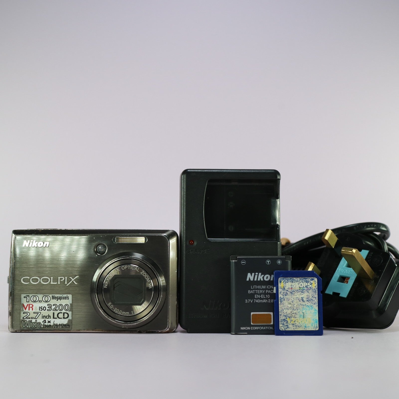 Nikon Digital Camera Coolpix S600 10.0MP Silver Tested Full Working Set