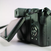 Nikon Digital Bridge Camera Coolpix P90 12.1MP Black Tested Full Working Set