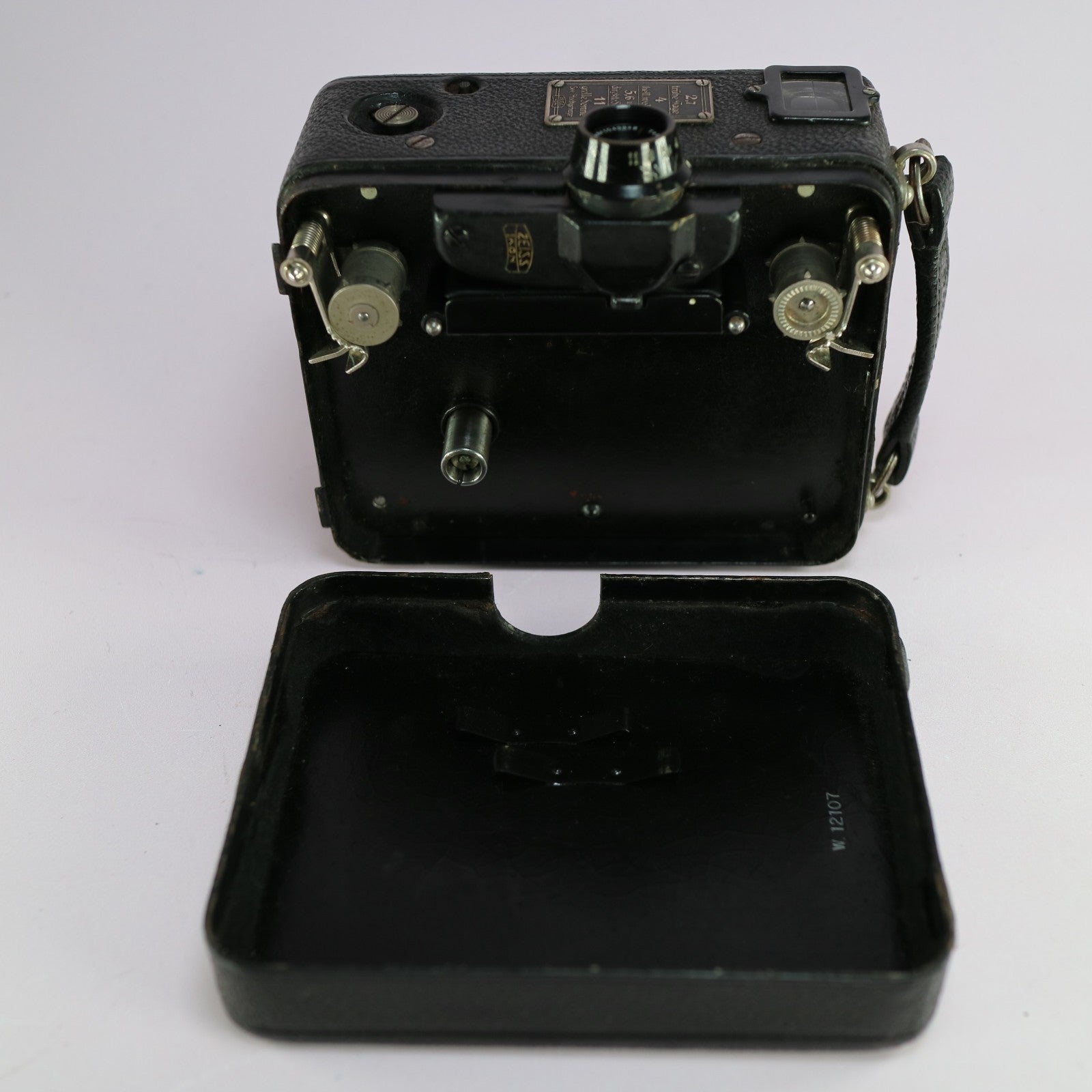 Zeiss Ikon Kinamo S10 16mm Cine Film Camera w/ Tessar 150mm f/2.7 *No Cassette*