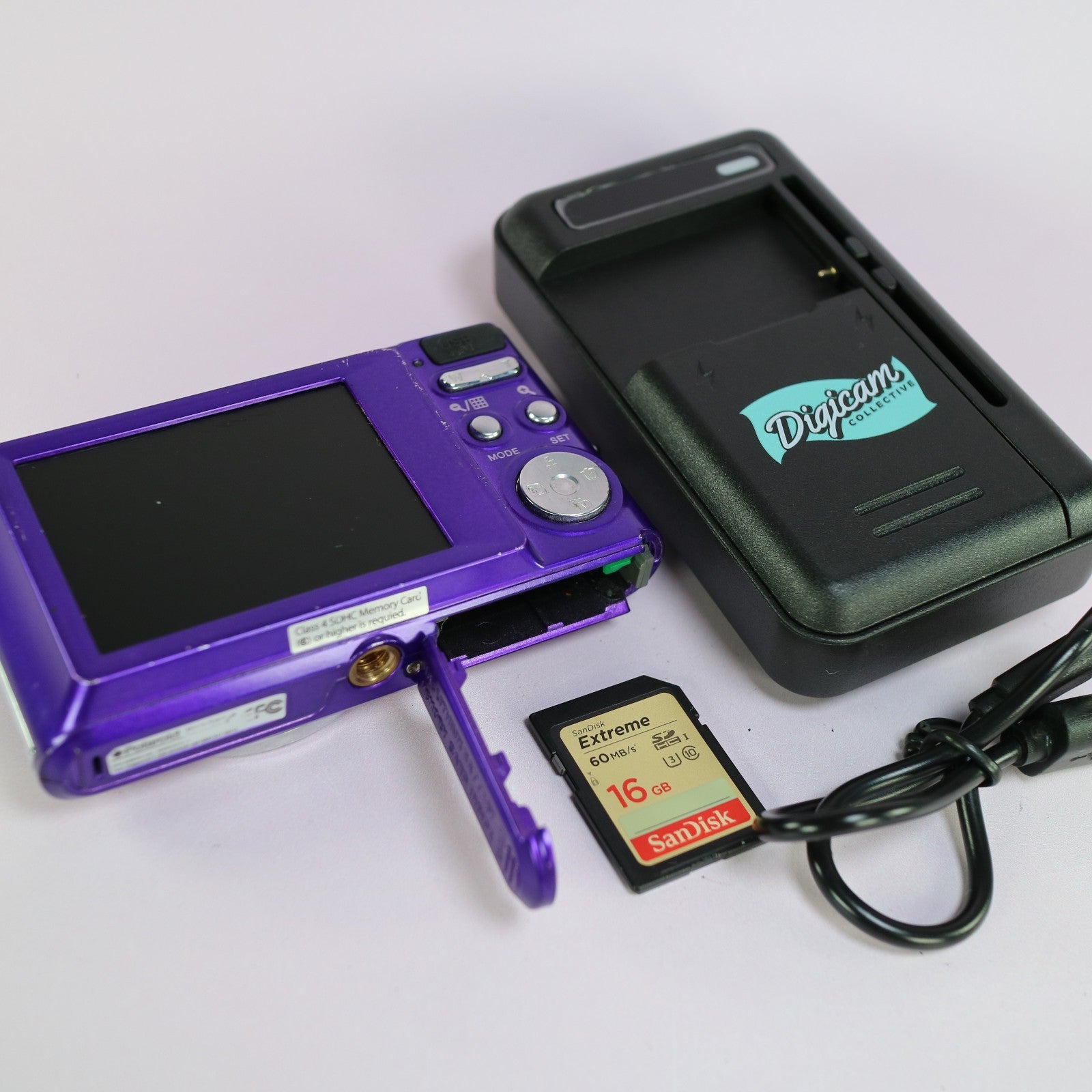 Polaroid Digital Camera iE826 18.1MP Purple Tested