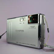 Olympus Digital Camera AZ-2 Zoom 4.0MP Silver Tested Full Set