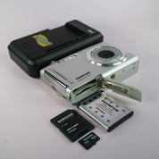 Traveler Digital Camera Super Slim XS 8 8.0MP Silver Tested Full Working Set