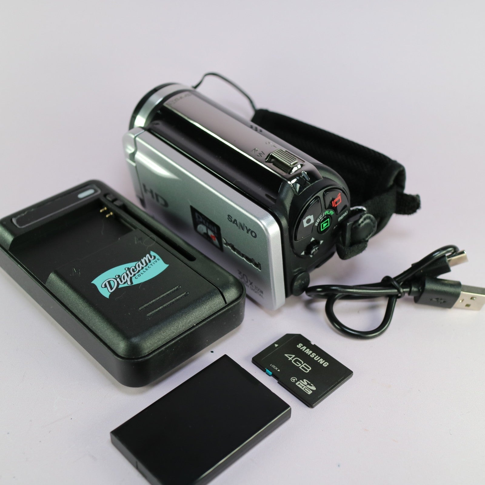 Sanyo Xacti VPC-TH1 Full HD Camcorder Silver Tested Full Working Set