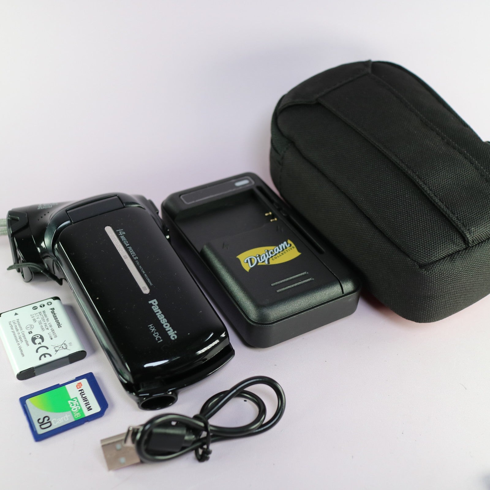 Panasonic  HX-DC1 14.0MP Compact Digital Video Recorder Black Tested Full Set