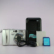 Nikon Digital Camera Coolpix 5200 5.1MP Silver Tested Full Working Set