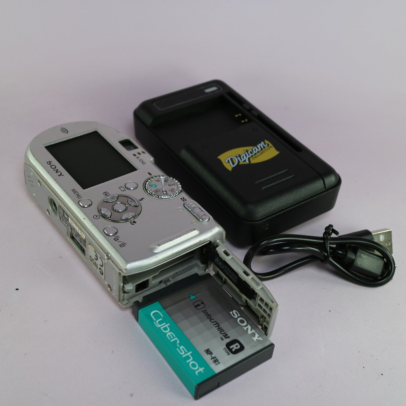 Sony Cybershot DSC-P100 5.1 MP Compact Digital Camera Silver Tested