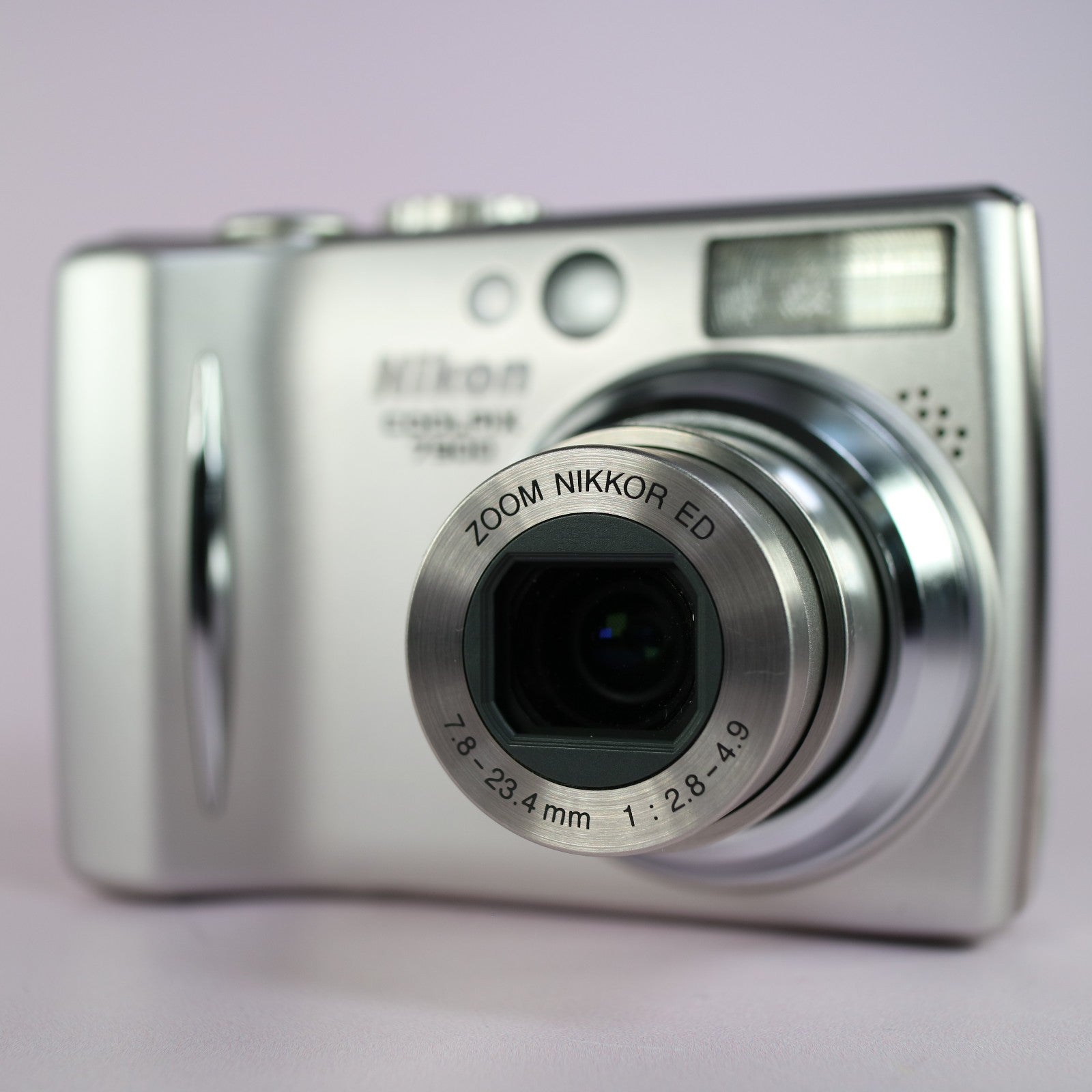 Nikon Digital Camera Coolpix 7900 7.1MP Silver Tested Full Working Set