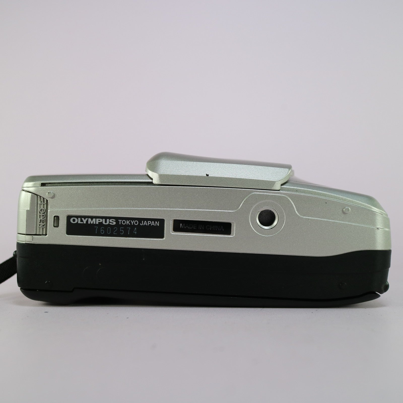 Olympus Superzoom 70G 35mm Film Point and Shoot Camera Silver Tested