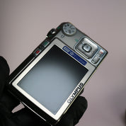 Olympus Digital Camera Stylus C-520 8.0MP Silver Tested Full Set