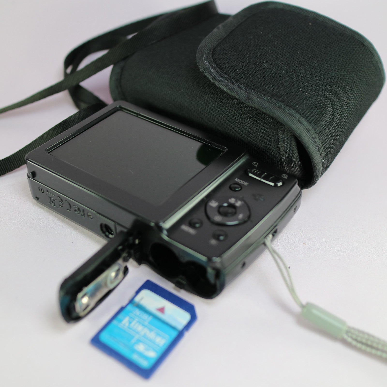 Traveler Digital Camera DC-120 12.0MP Black Tested