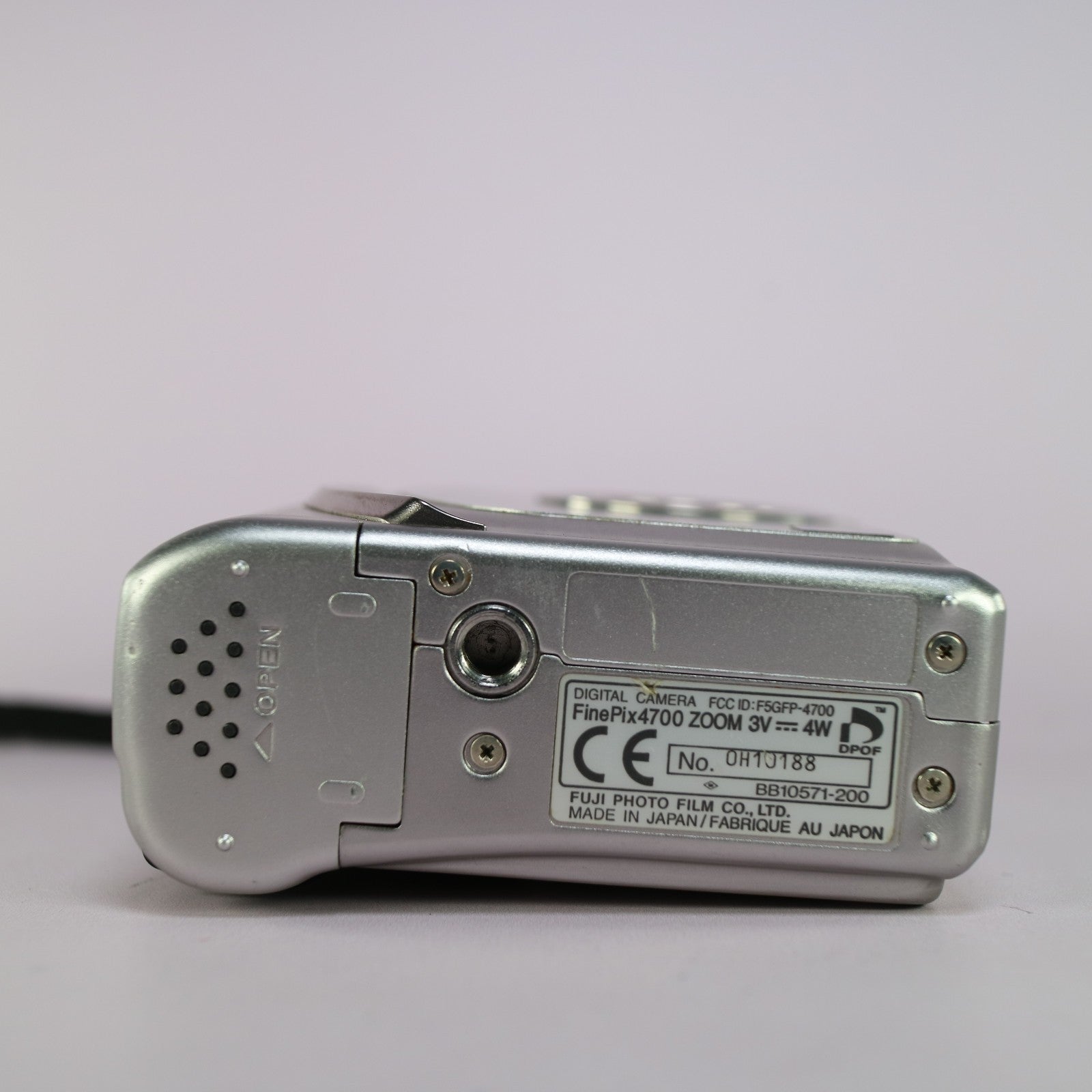 Fujifilm Digital Camera FinePix 4700 Zoom 2.4MP Silver Tested