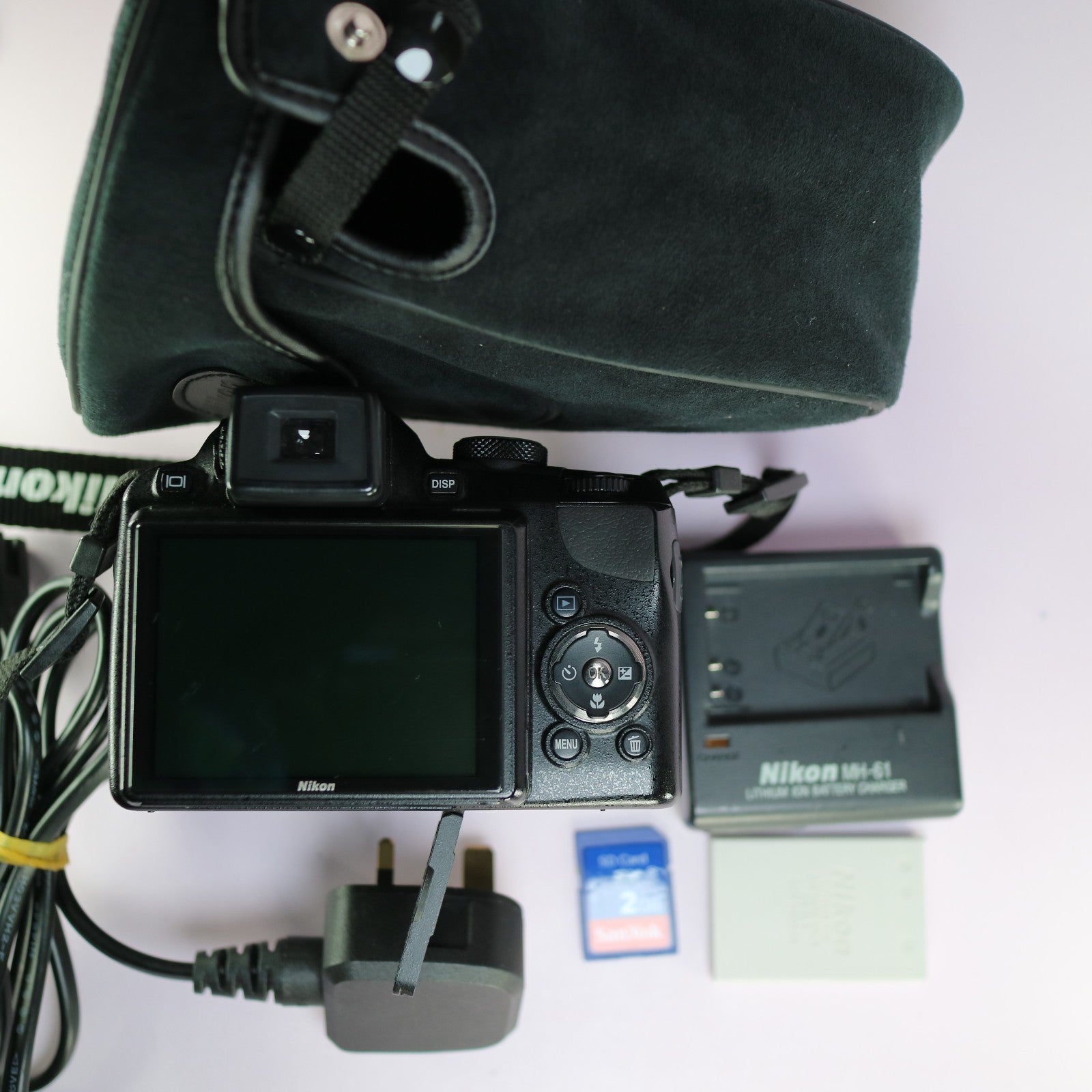 Nikon Digital Bridge Camera Coolpix P90 12.1MP Black Tested Full Working Set