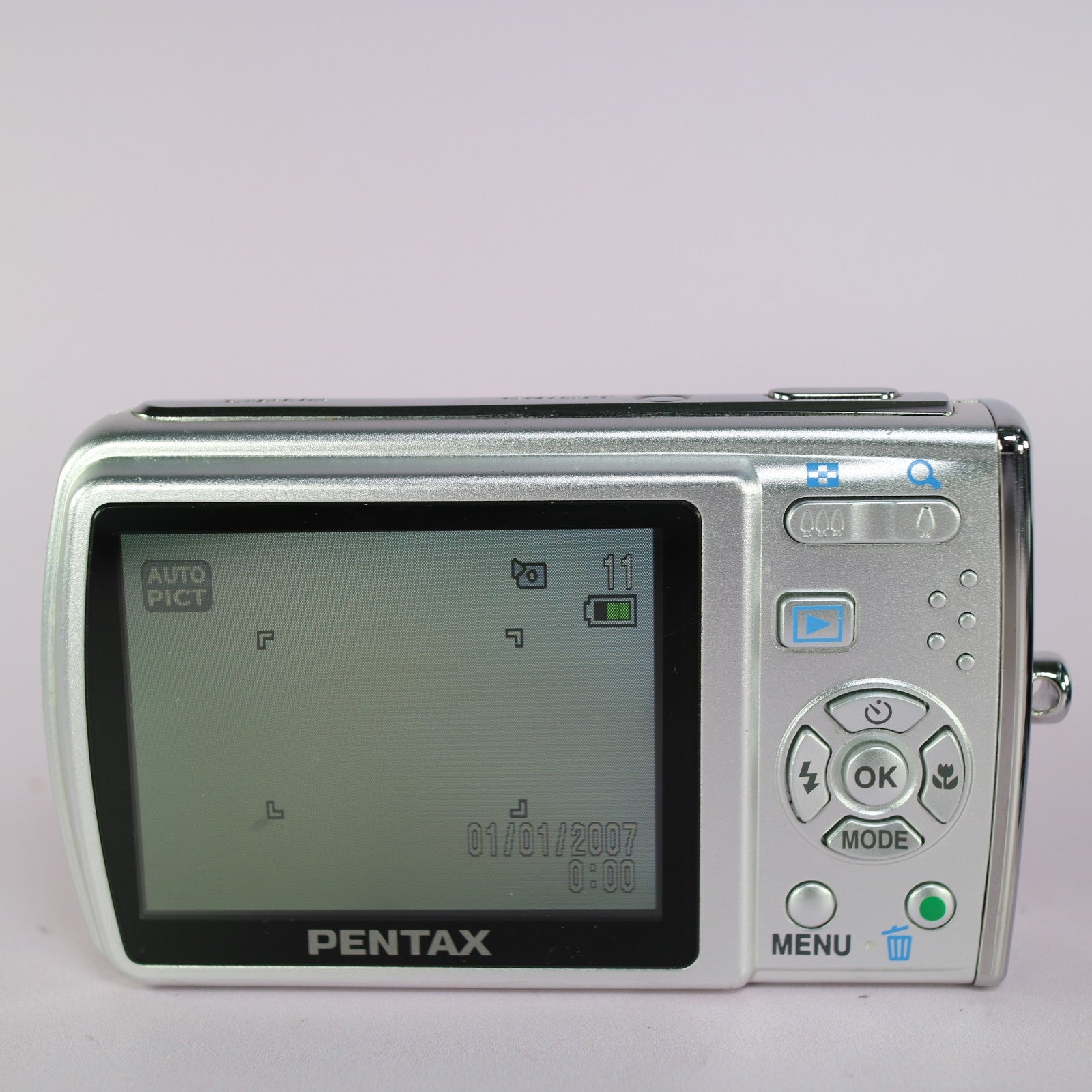 Pentax Optio M40 8.0MP Compact Digital Camera Silver Tested Full Working Set