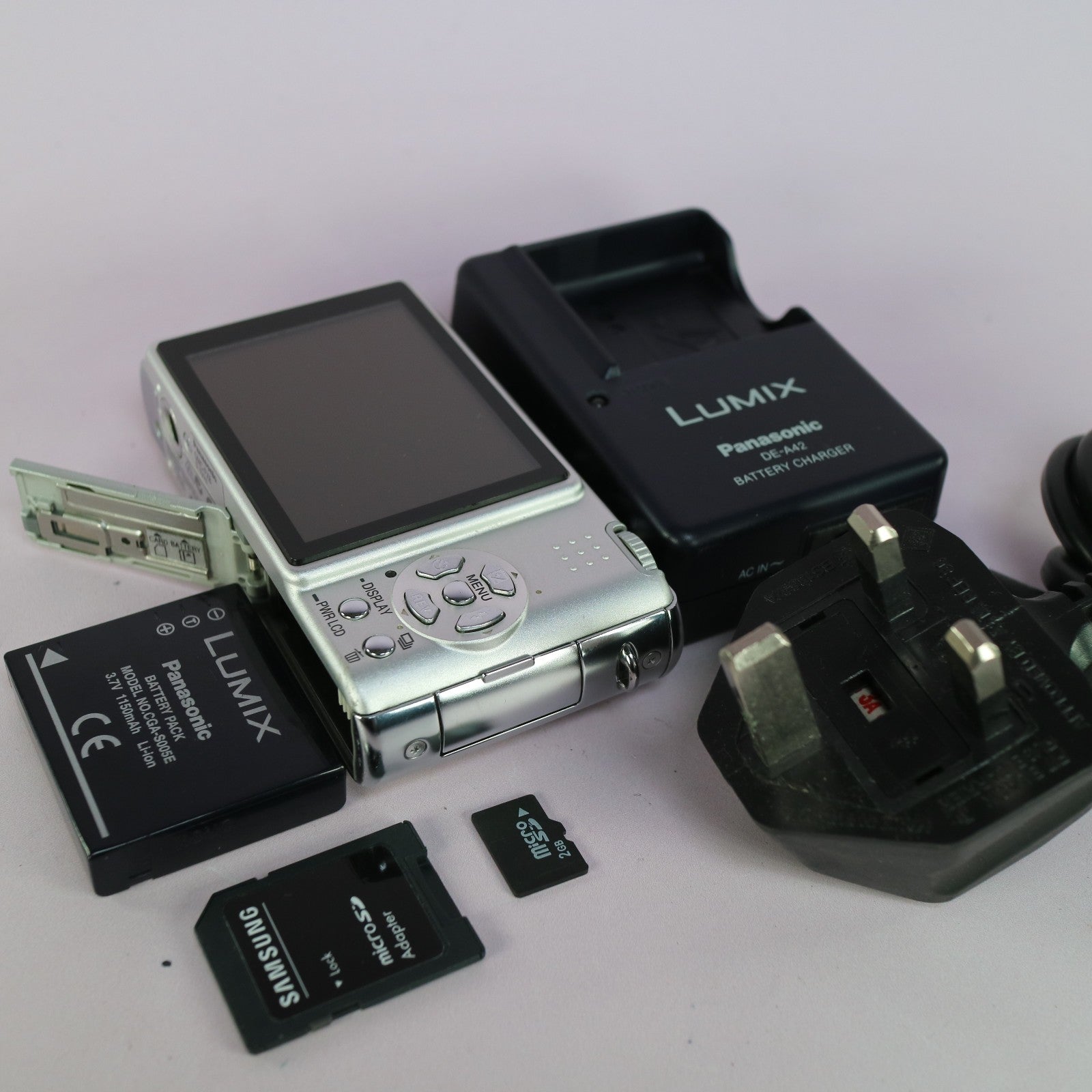 Panasonic Digital Camera Lumix DMC-FX8 5.0MP Silver Tested