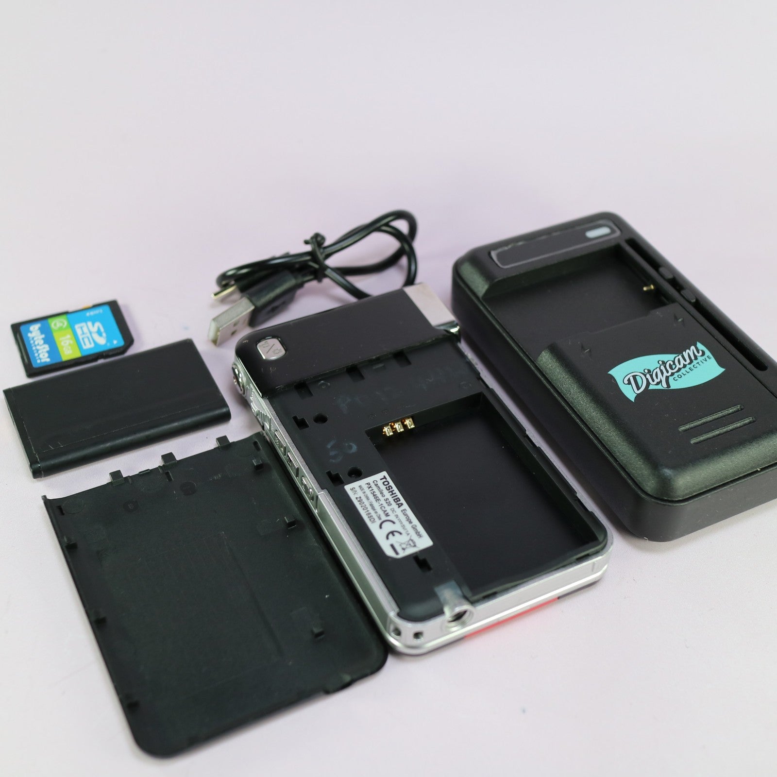 Toshiba Camileo S20 Compact HD Video Camcorder Black Tested Full Working Set