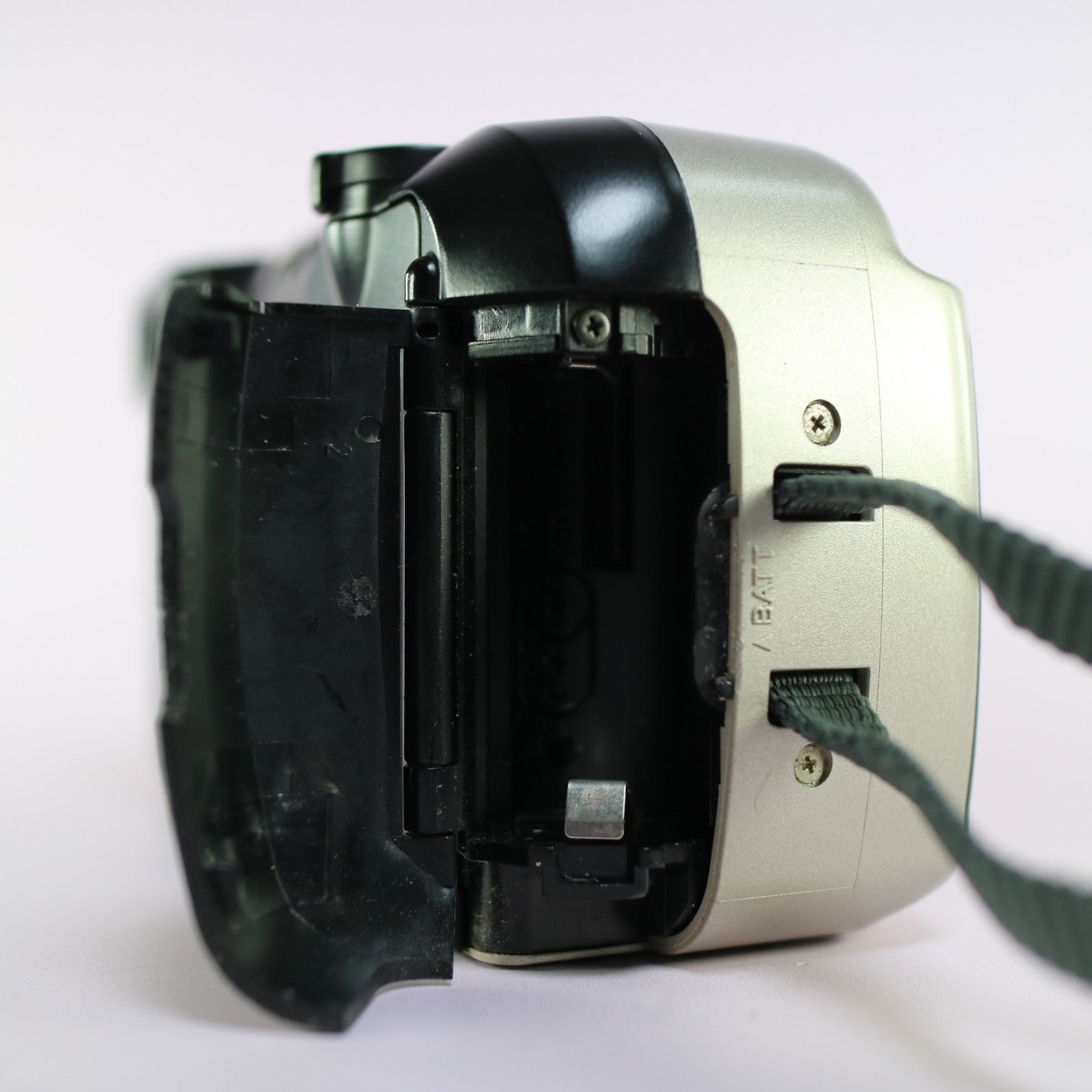 Minolta Riva Zoom 125EX 35mm Film Point and Shoot Camera Silver Tested