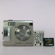 Fujifilm Digital Camera FinePix F450 5.2MP Silver Tested With xD Card