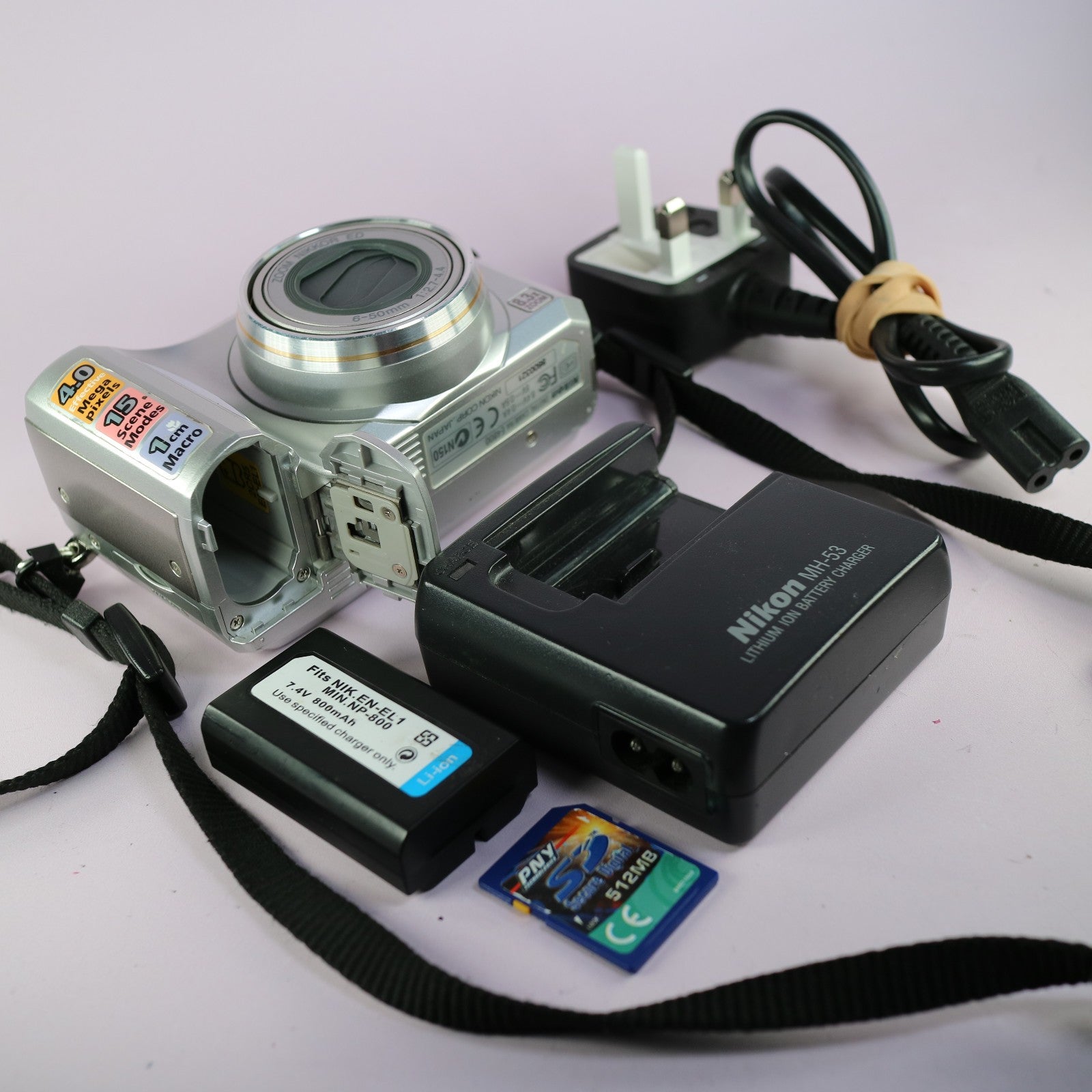Nikon Digital Camera Coolpix 4800 ED 4.0MP Silver Tested Full Working Set