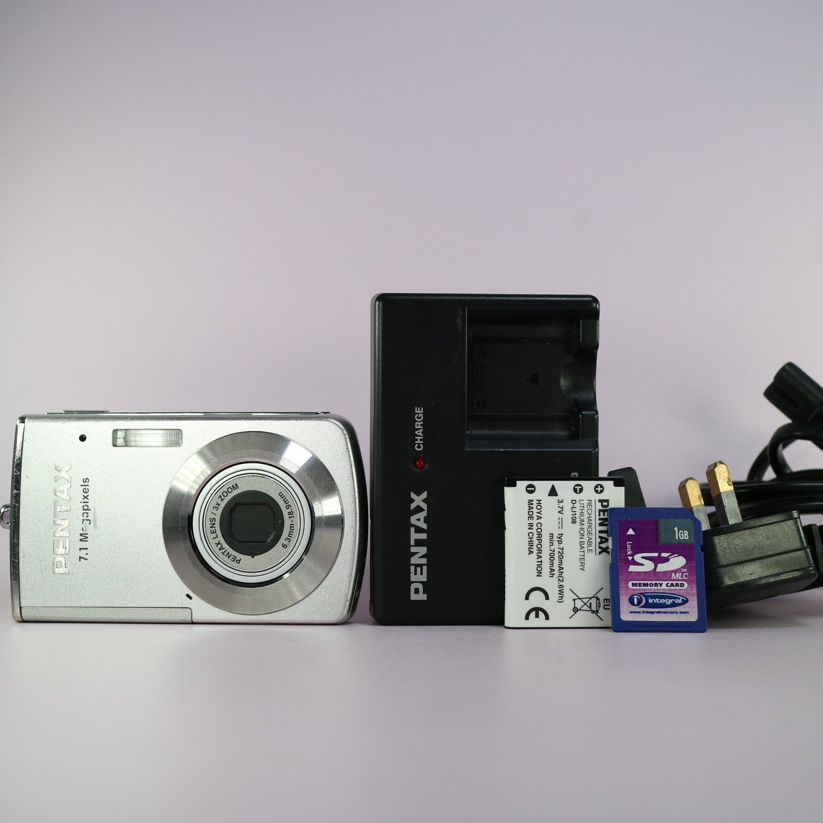 Pentax Optio M30 7.1MP Compact Digital Camera Silver Tested Full Working Set