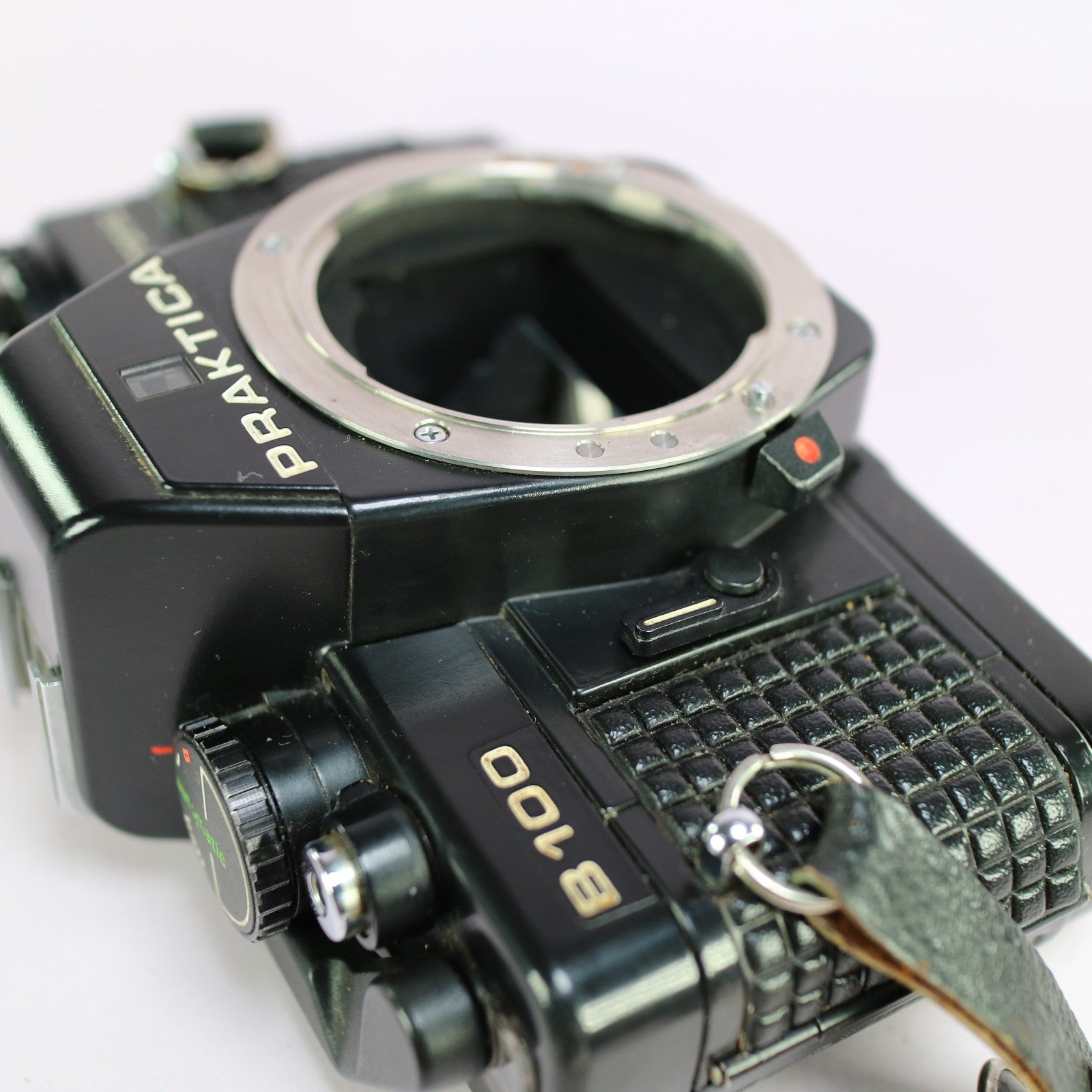 Praktica B100 Electronic 35mm Film SLR Camera Black Body Only Tested