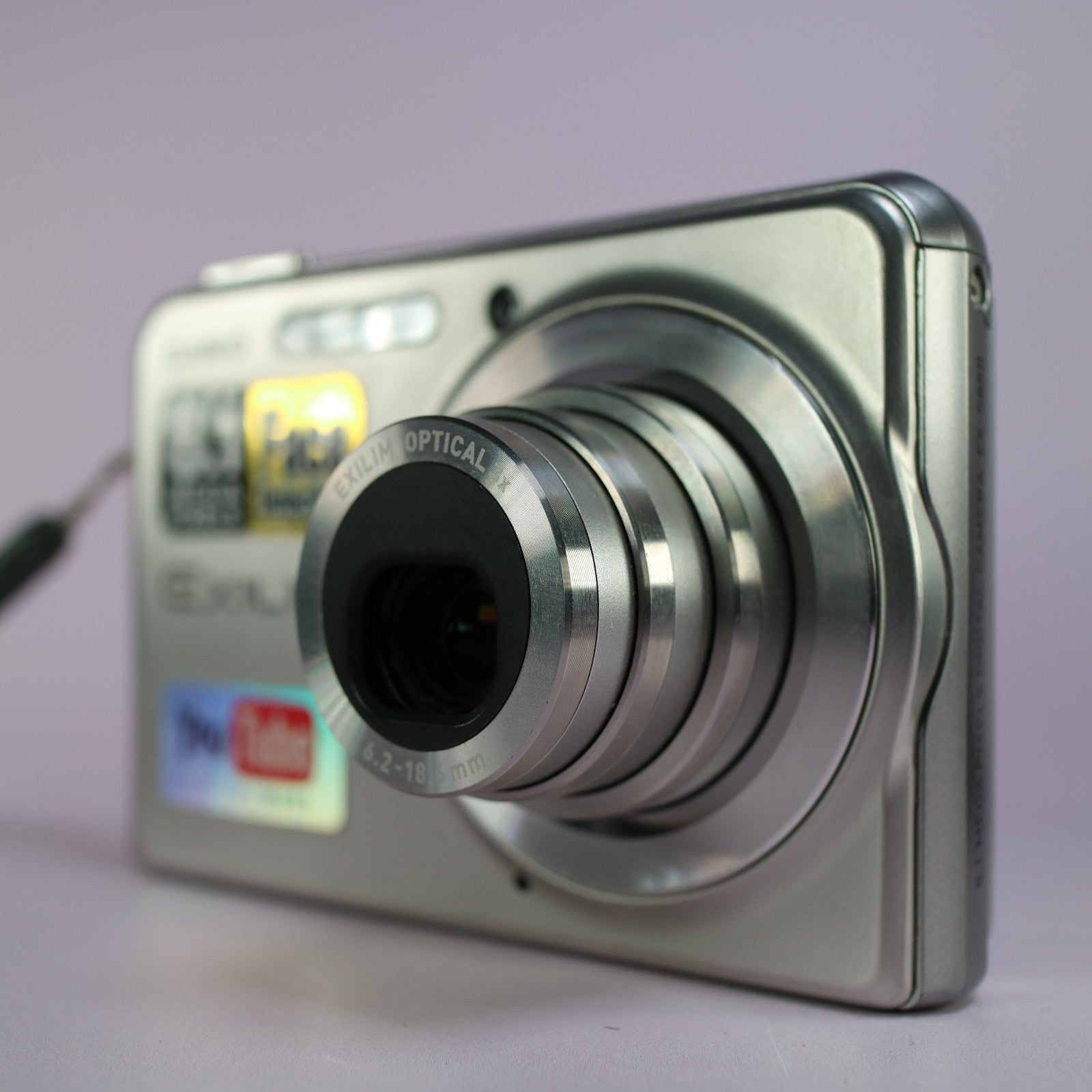 Casio Digital Camera Exilim EX-S880 8.1MP Silver Tested Full Working Set