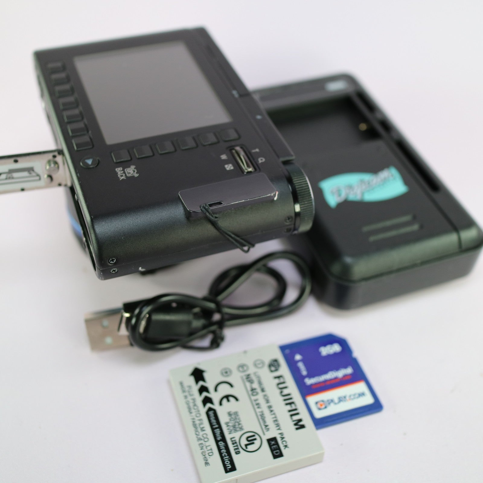 Samsung Digital Camera NV7 7.2MP Black Tested Full Working Set