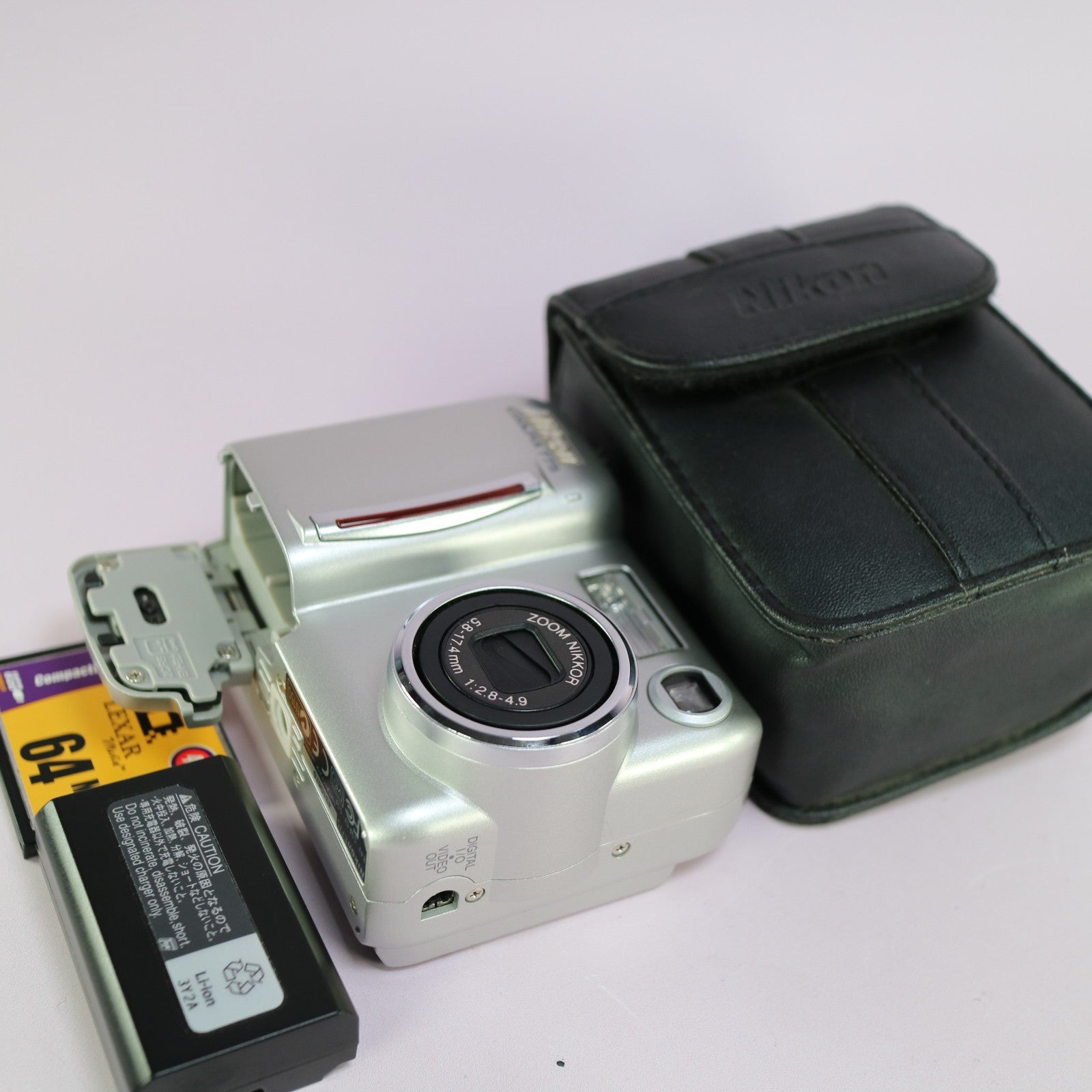 Nikon Digital Camera Coolpix 775 2.1MP Silver Tested