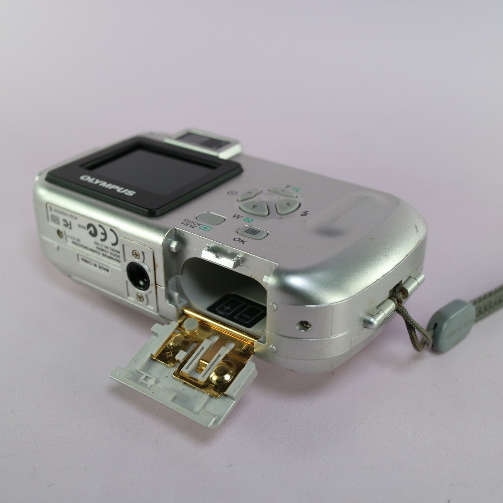 Olympus Camedia C-160 Zoom 2.0MP Compact Digital Camera Silver Tested