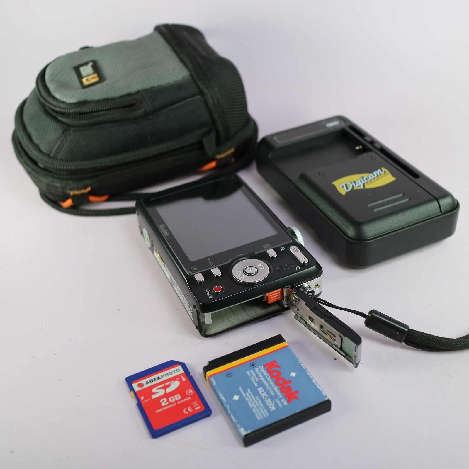 Kodak Digital Camera EasyShare M863 8.2MP Black Tested Full Working Set