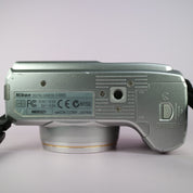 Nikon Digital Camera Coolpix 4800 ED 4.0MP Silver Tested Full Working Set