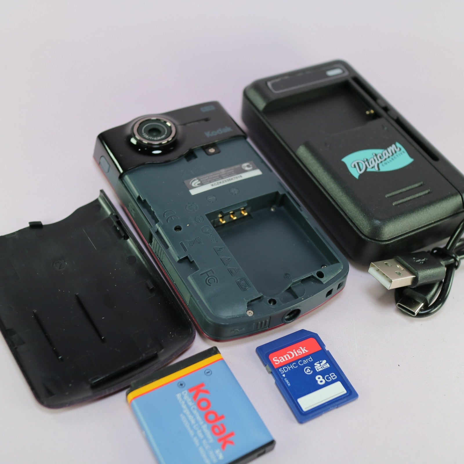 Kodak Zi8 Handheld HD Digital Camcorder Red Tested Full Working Set
