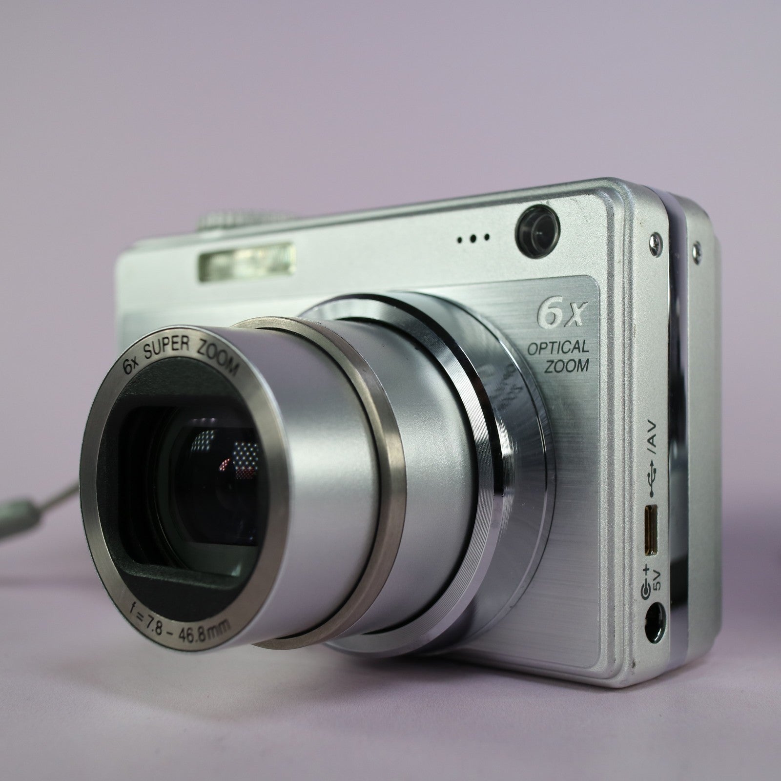 Traveler Digital Camera DC-XZ6 10.1MP Silver Tested Full Working Set