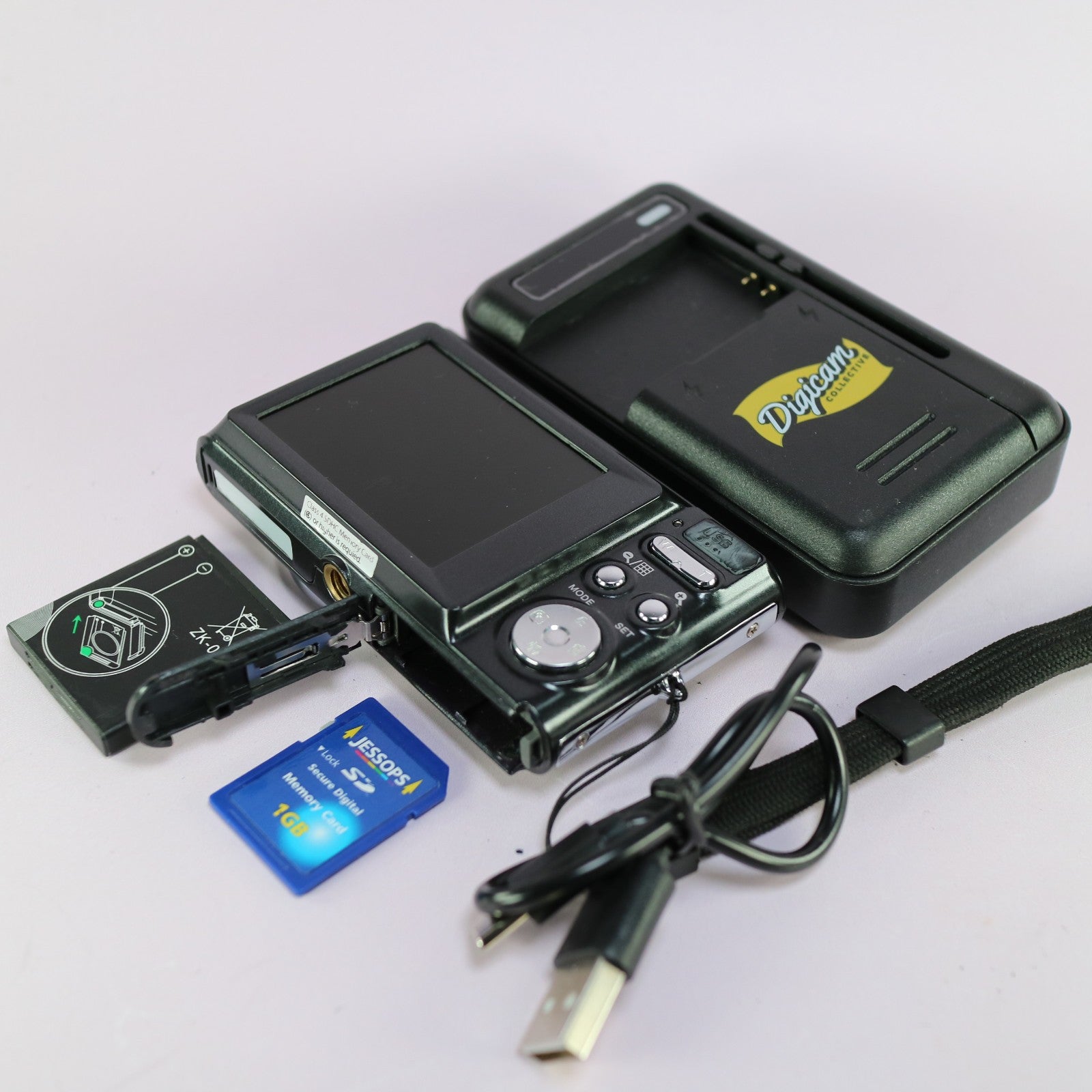 Polaroid Digital Camera iE826 18.1MP Black Tested Full Working Set