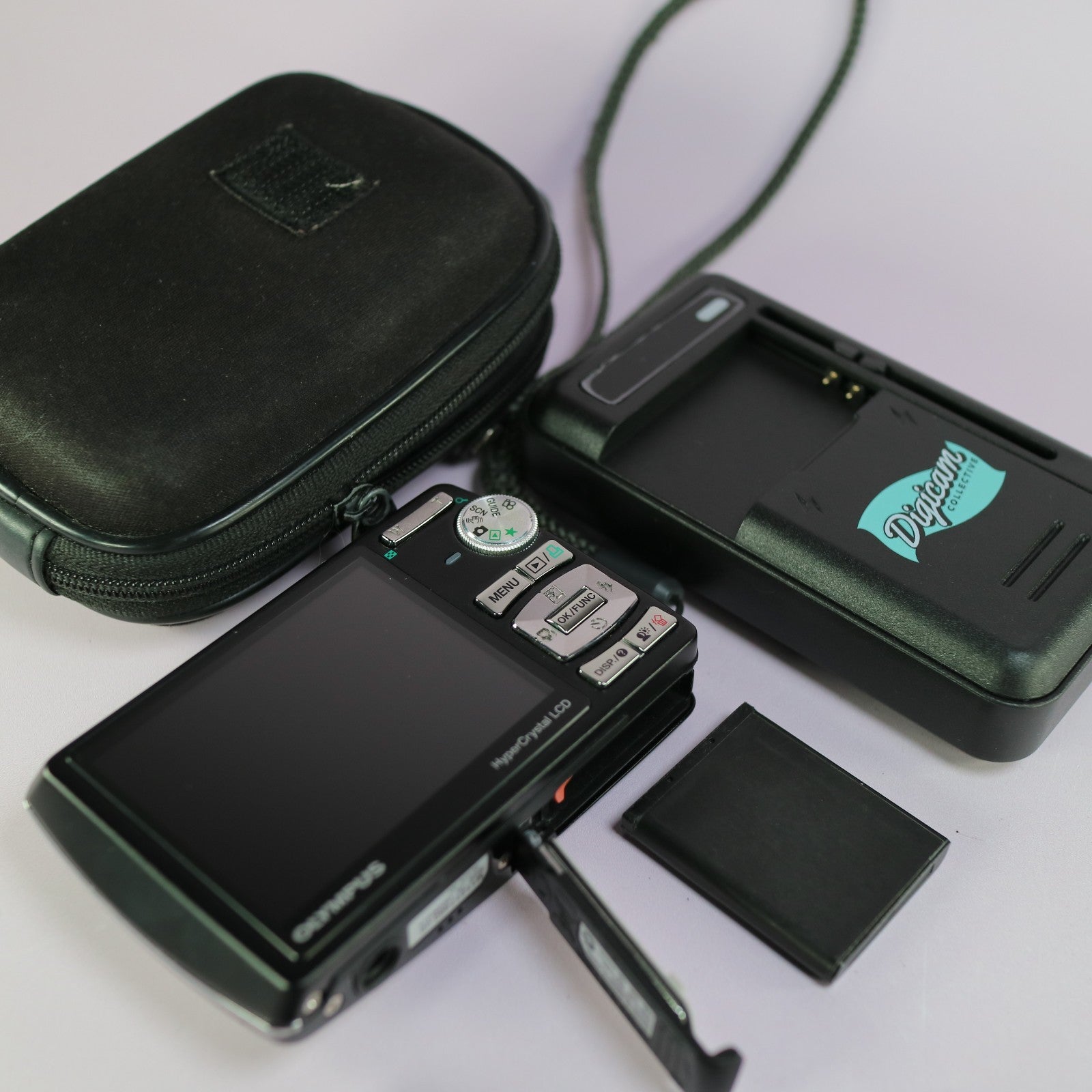 Olympus Digital Camera Stylus 820 8.0MP Black Tested Full Set