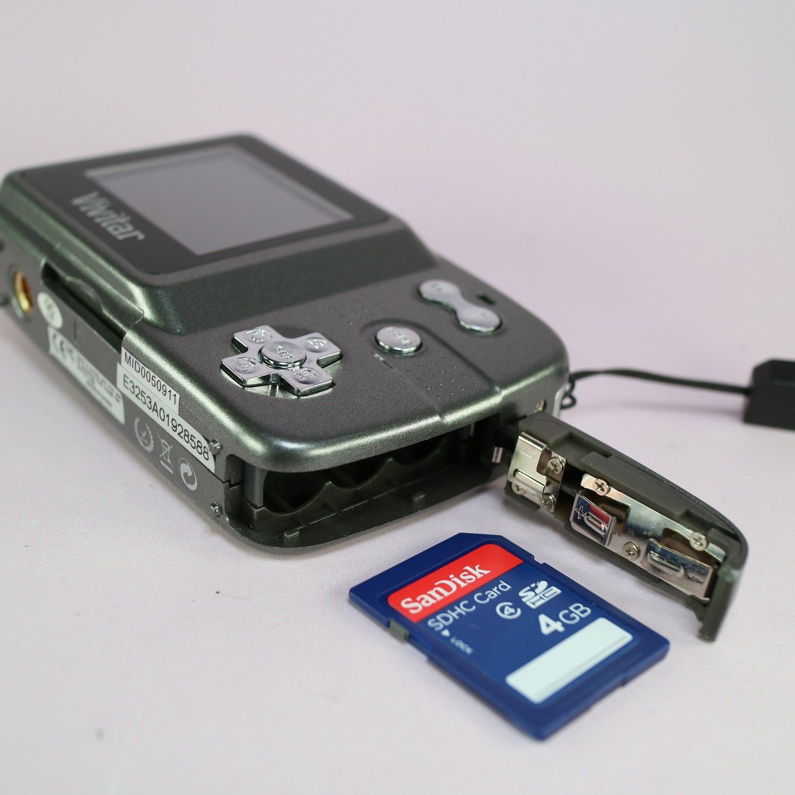 Vivitar Digital Camera Vivicam 7022 7.1MP Silver Tested