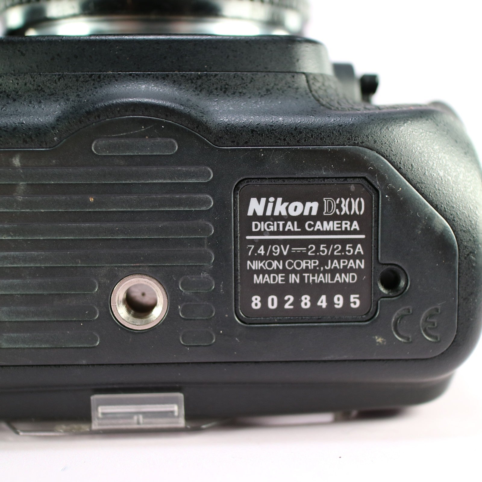 Nikon DSLR D300 12.3MP Black w/ Nikkor 35-70mm f/2.8D Tested 19868 Actuations
