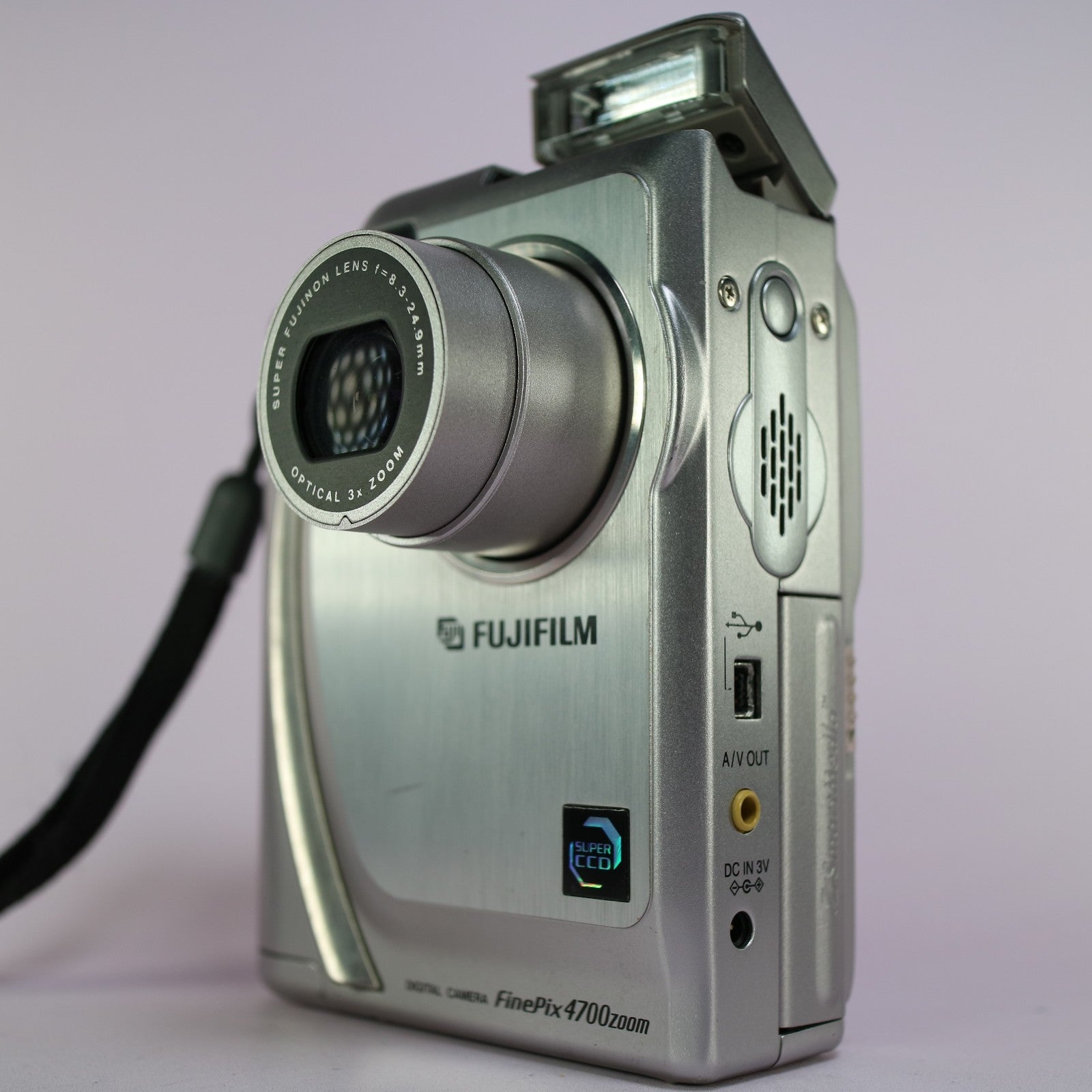 Fujifilm Digital Camera FinePix 4700 Zoom 2.4MP Silver Tested