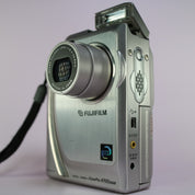 Fujifilm Digital Camera FinePix 4700 Zoom 2.4MP Silver Tested