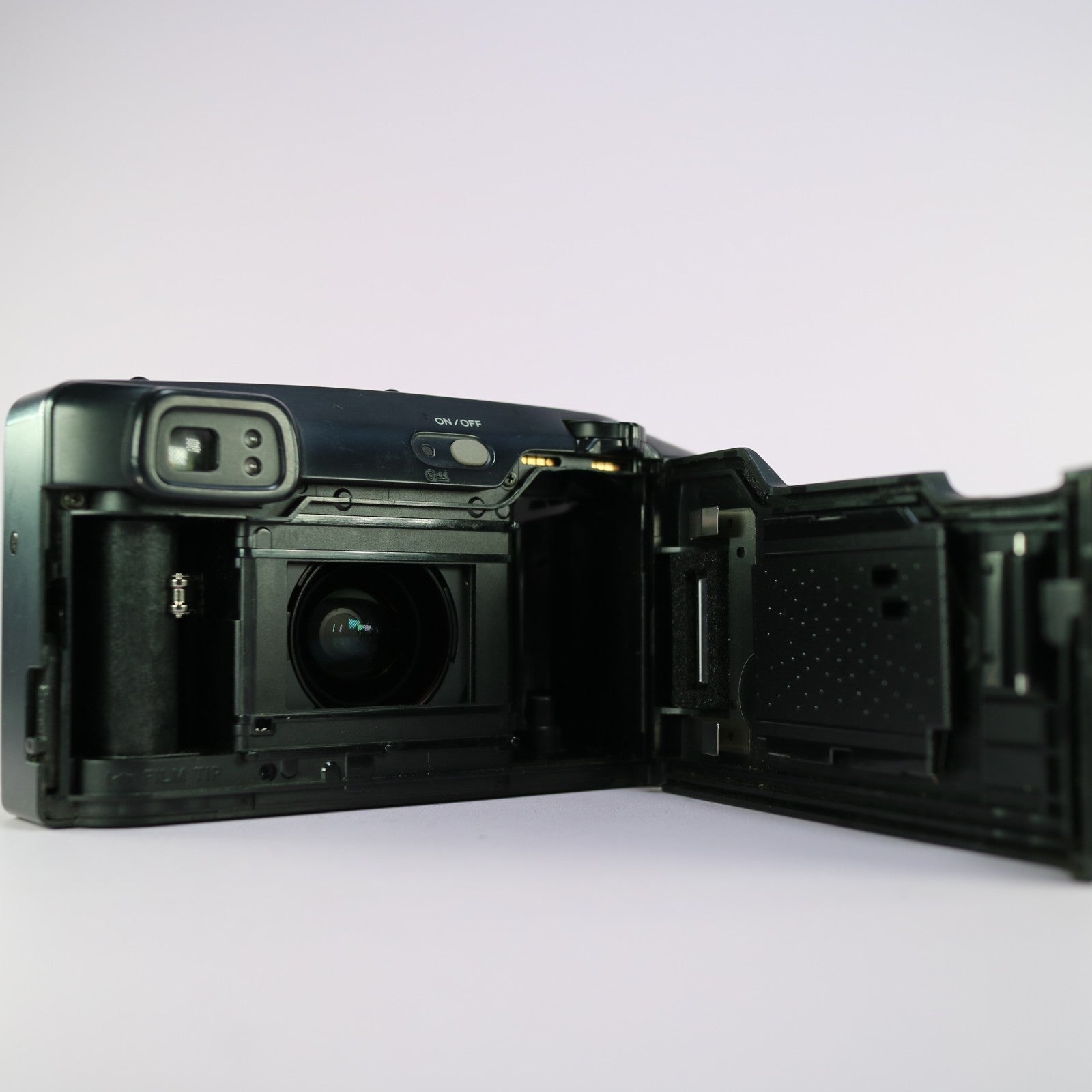 Minolta Riva Zoom 135 EX 35mm Film Point and Shoot Camera Black Tested
