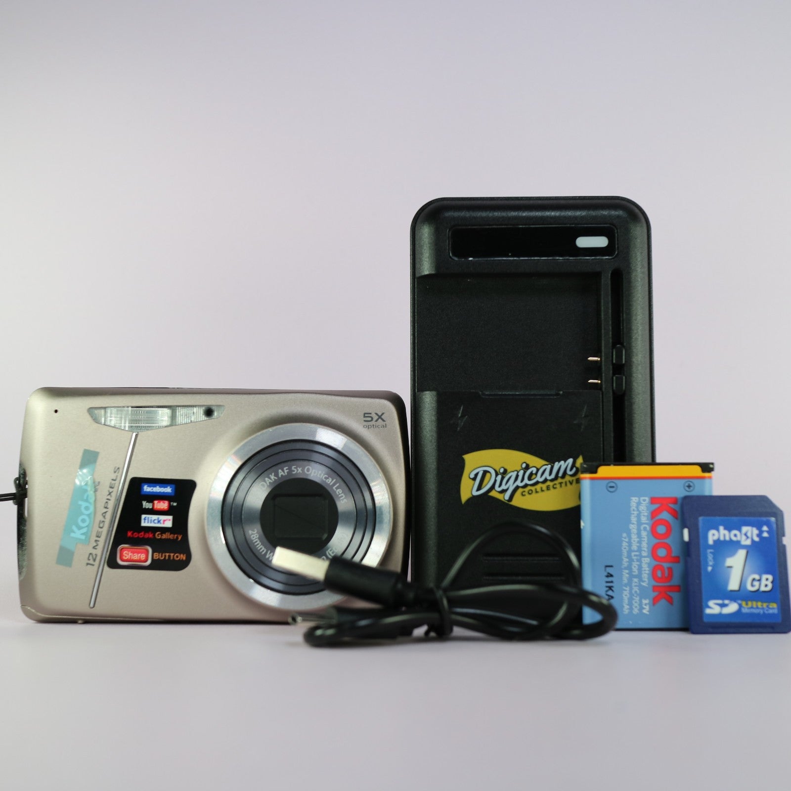 Kodak Digital Camera EasyShare M550 12.0MP Silver Tested Full Working Set