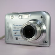 HP Photosmart M447 5.0MP Compact Digital Camera Silver Tested