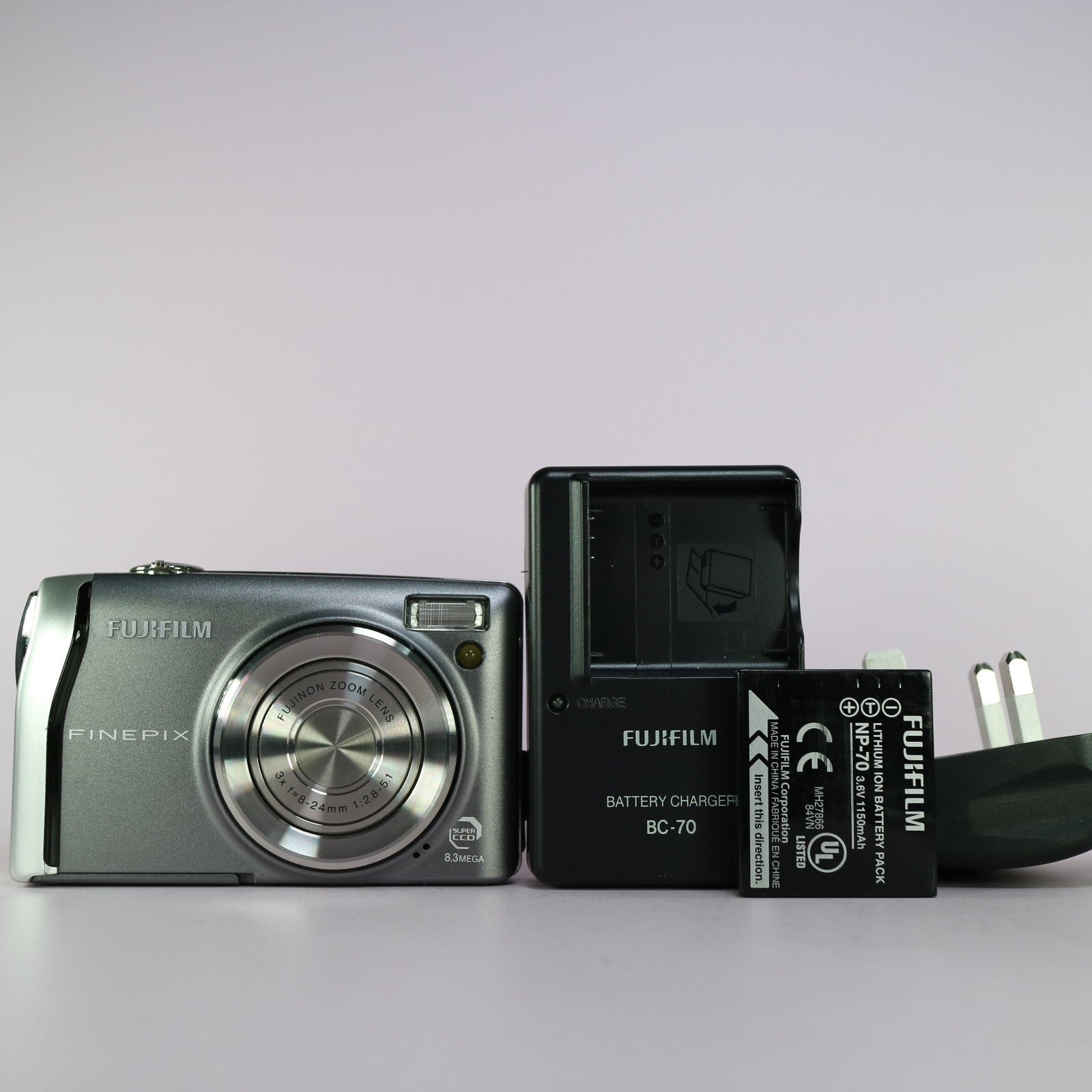 Fujifilm Digital Camera FinePix F40fd 8.3MP Silver Tested